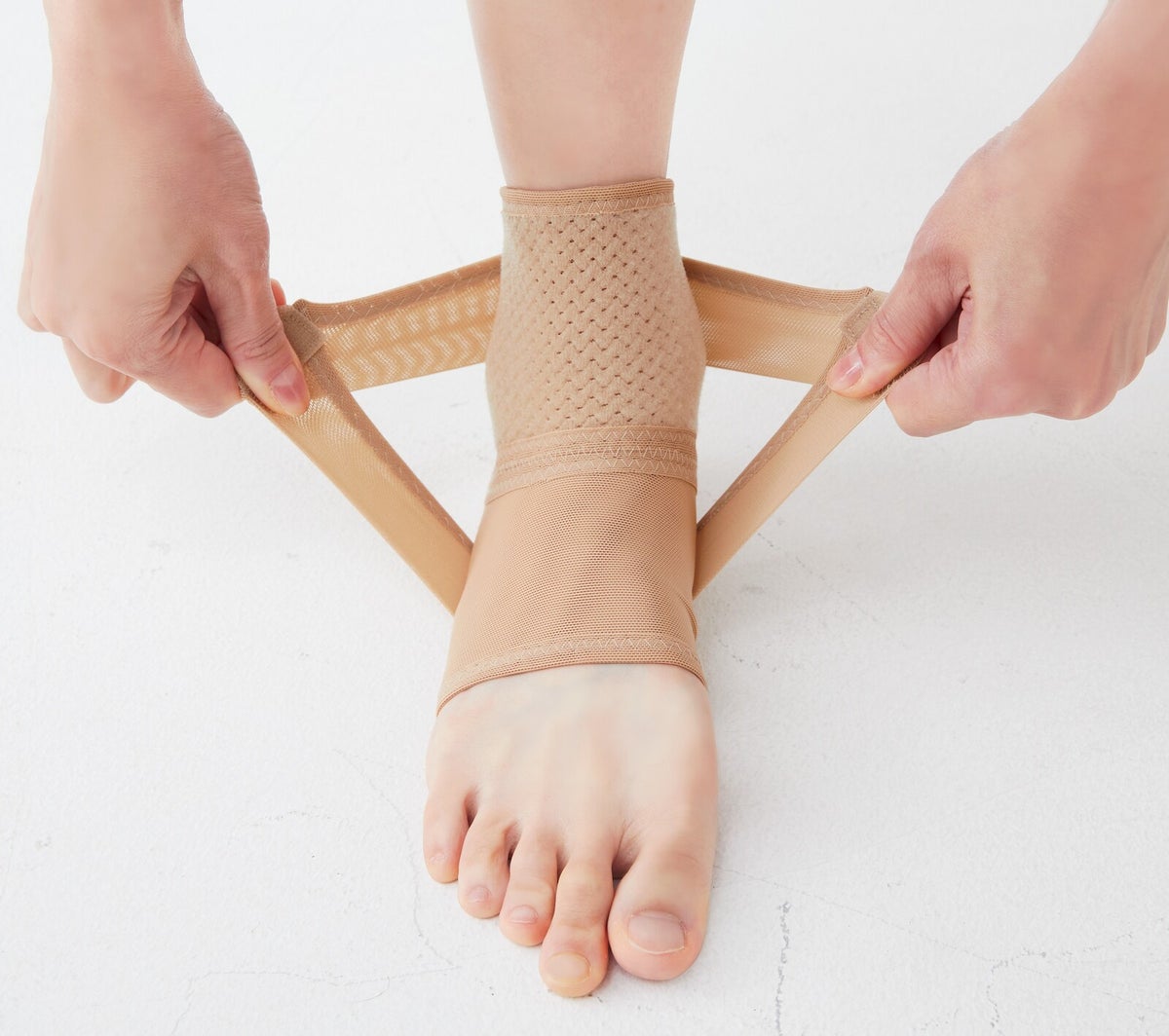 薄くても足首をしっかり支えるサポーター　1枚
