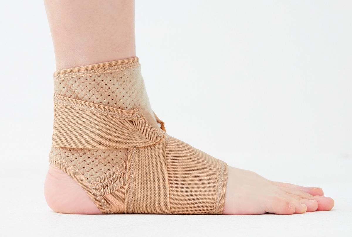 薄くても足首をしっかり支えるサポーター　1枚